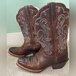 Ariat women’s boots, size 7. Worn twice.